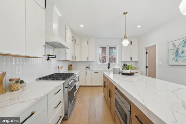 3218 BLUNDELL RD, Falls Church, VA 22042