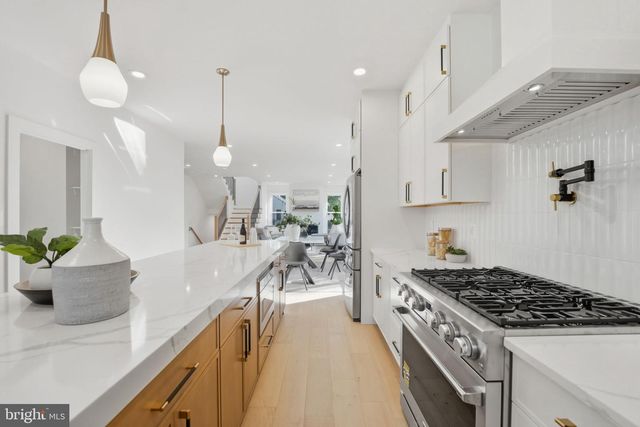 3218 BLUNDELL RD, Falls Church, VA 22042