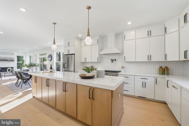 3218 BLUNDELL RD, Falls Church, VA 22042