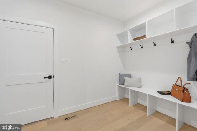 3218 BLUNDELL RD, Falls Church, VA 22042