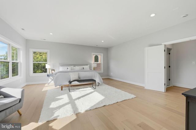 3218 BLUNDELL RD, Falls Church, VA 22042