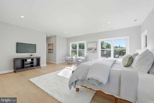 3218 BLUNDELL RD, Falls Church, VA 22042