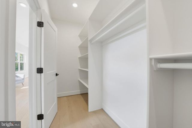 3218 BLUNDELL RD, Falls Church, VA 22042