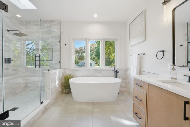 3218 BLUNDELL RD, Falls Church, VA 22042