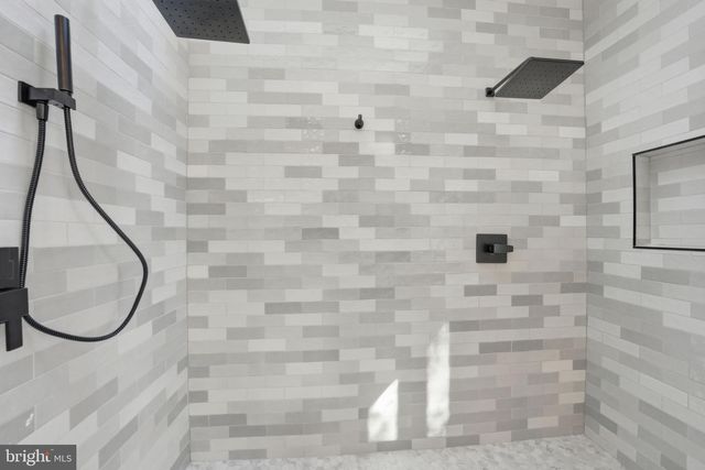 3218 BLUNDELL RD, Falls Church, VA 22042