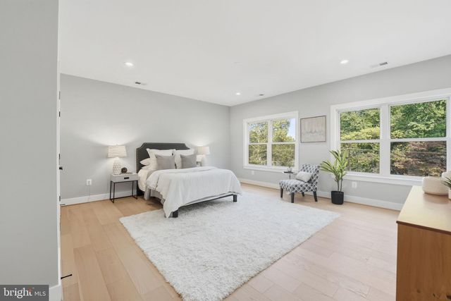 3218 BLUNDELL RD, Falls Church, VA 22042