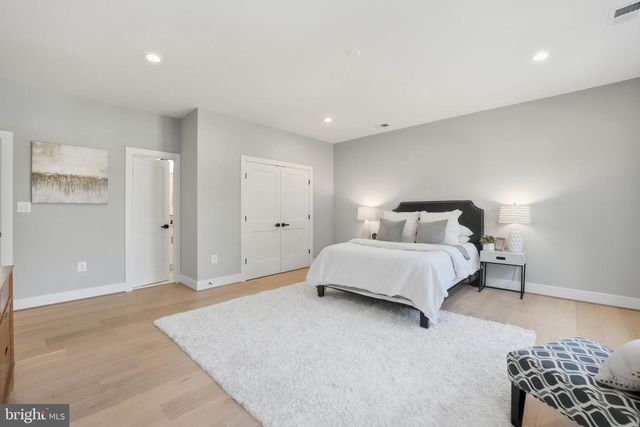 3218 BLUNDELL RD, Falls Church, VA 22042