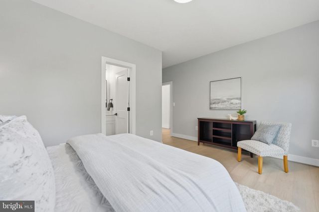 3218 BLUNDELL RD, Falls Church, VA 22042