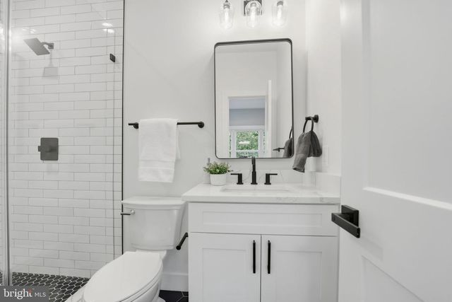 3218 BLUNDELL RD, Falls Church, VA 22042