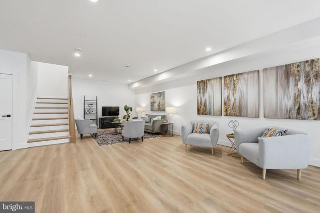 3218 BLUNDELL RD, Falls Church, VA 22042