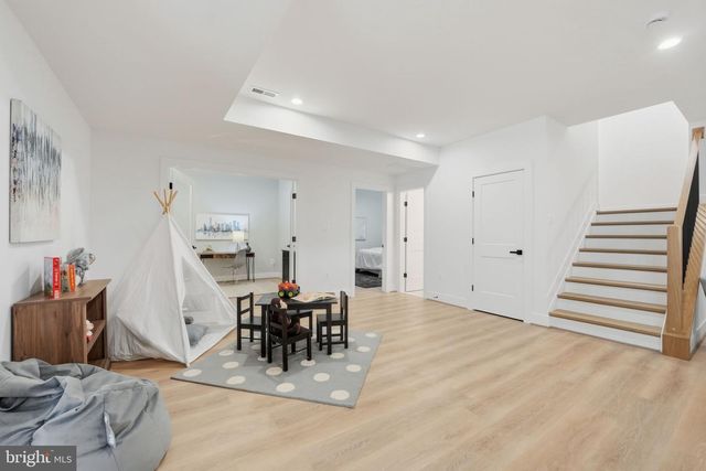 3218 BLUNDELL RD, Falls Church, VA 22042