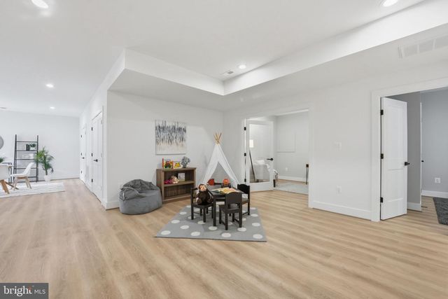 3218 BLUNDELL RD, Falls Church, VA 22042