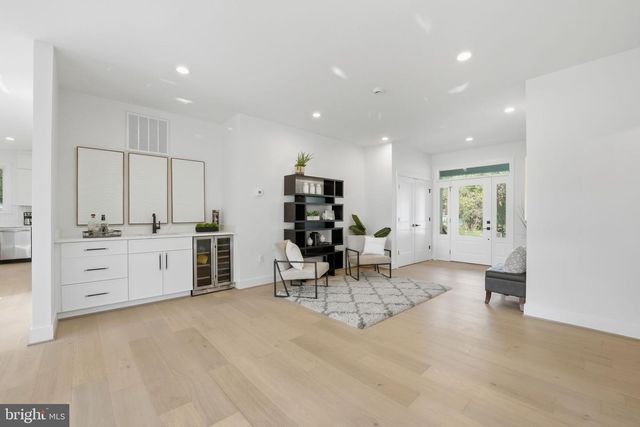 3218 BLUNDELL RD, Falls Church, VA 22042