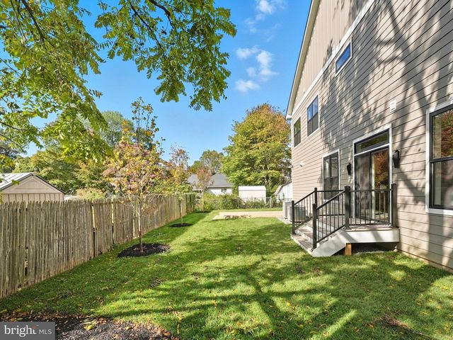 3218 BLUNDELL RD, Falls Church, VA 22042