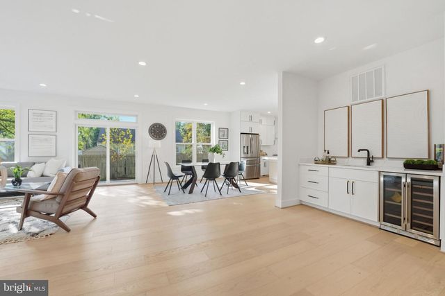 3218 BLUNDELL RD, Falls Church, VA 22042