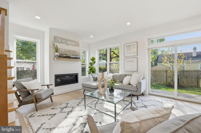 3218 BLUNDELL RD, Falls Church, VA 22042