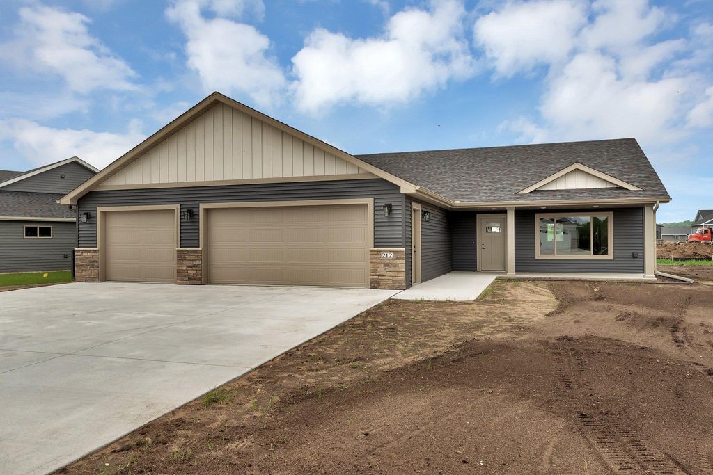 212 Woolgrass Way, Avon, MN 56310
