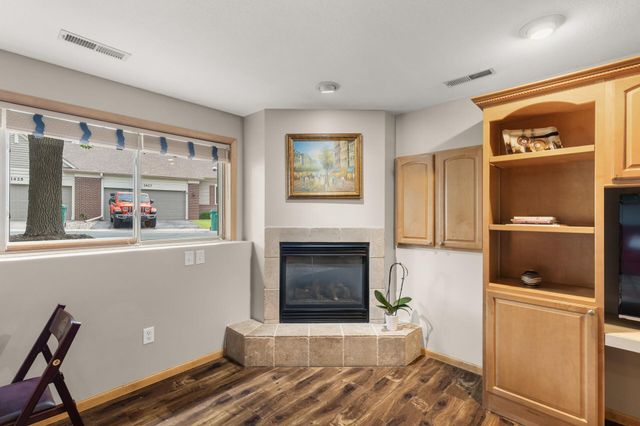 1420 Summit Shores Drive, Burnsville, MN 55306