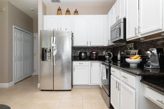 2122 CASCADES COVE DRIVE, Orlando, FL 32820