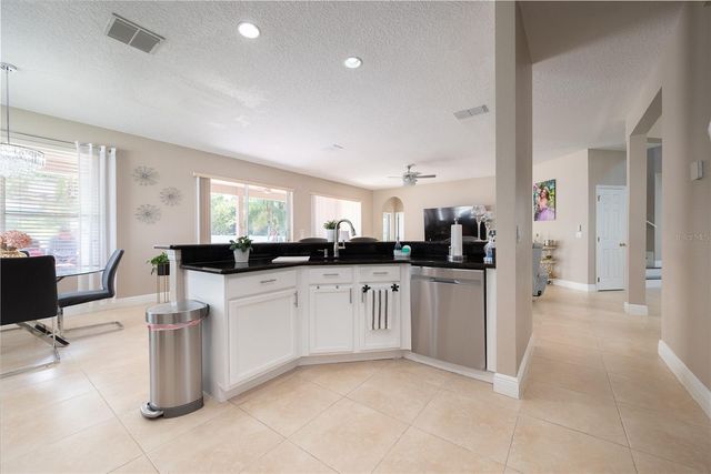 2122 CASCADES COVE DRIVE, Orlando, FL 32820