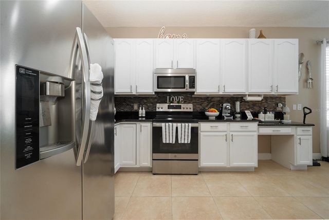2122 CASCADES COVE DRIVE, Orlando, FL 32820