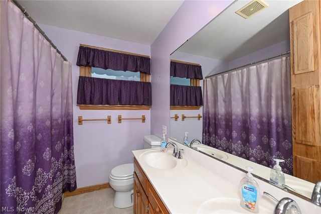 5175 Oakvale Street SW, Canton, OH 44706