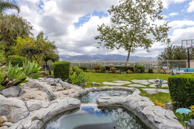 28 Calle Serra, Rancho Santa Margarita, CA 92688