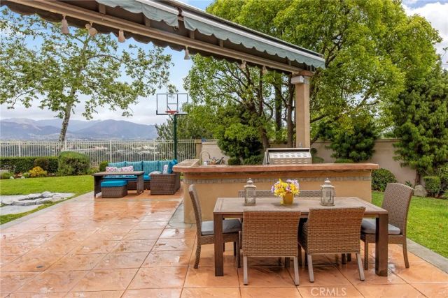 28 Calle Serra, Rancho Santa Margarita, CA 92688