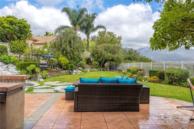 28 Calle Serra, Rancho Santa Margarita, CA 92688