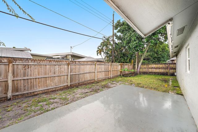 14576 Sunset Pines Drive, Delray Beach, FL 33445