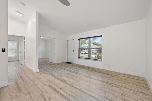 14576 Sunset Pines Drive, Delray Beach, FL 33445