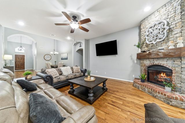 9314 N 93rd East Avenue, Owasso, OK 74055