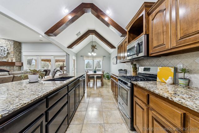 9314 N 93rd East Avenue, Owasso, OK 74055