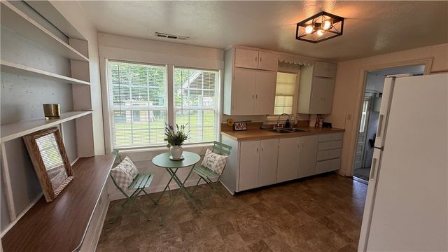 408 Center Avenue, Harrison, AR 72601
