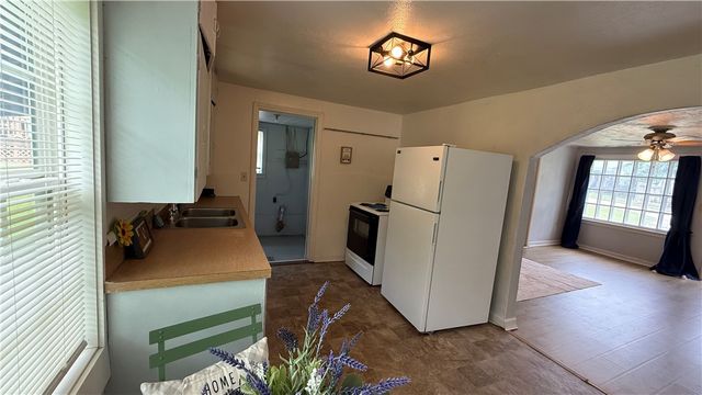408 Center Avenue, Harrison, AR 72601