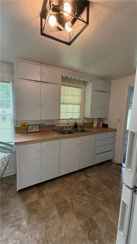 408 Center Avenue, Harrison, AR 72601