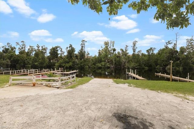 5773 Pink Panther DR, Fort Myers, FL 33908