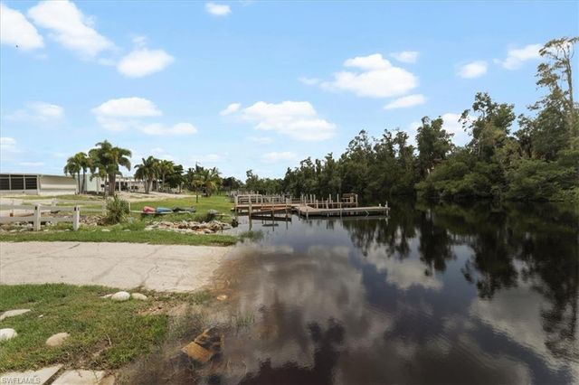 5773 Pink Panther DR, Fort Myers, FL 33908
