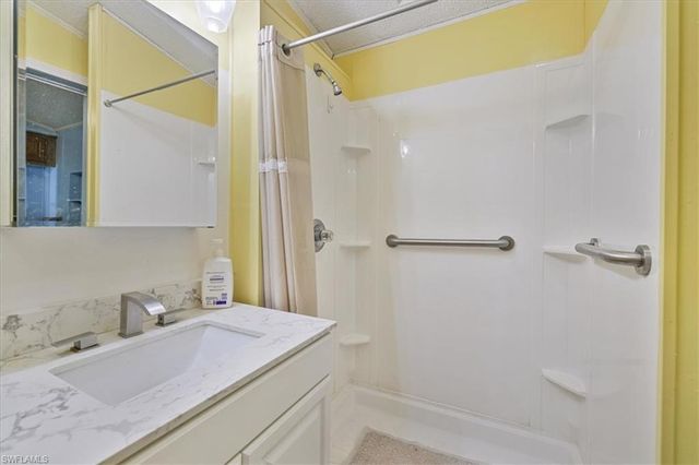 5773 Pink Panther DR, Fort Myers, FL 33908