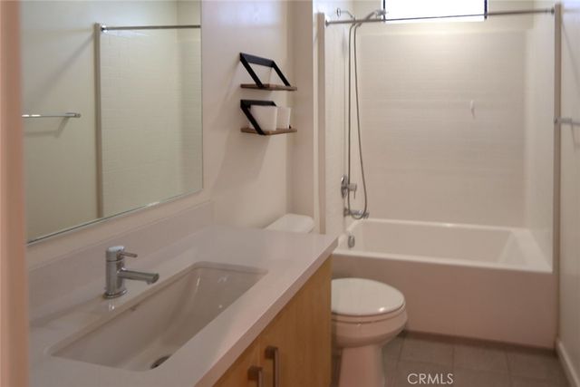 10700 W Octave, North Hollywood, CA 91601
