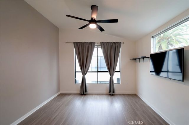 10700 W Octave, North Hollywood, CA 91601