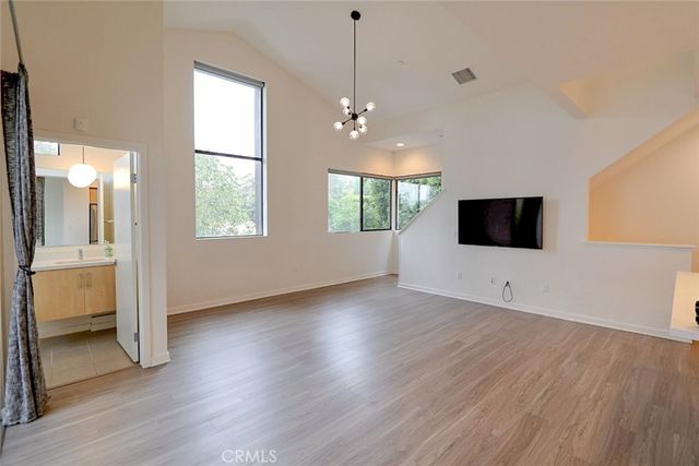 10700 W Octave, North Hollywood, CA 91601