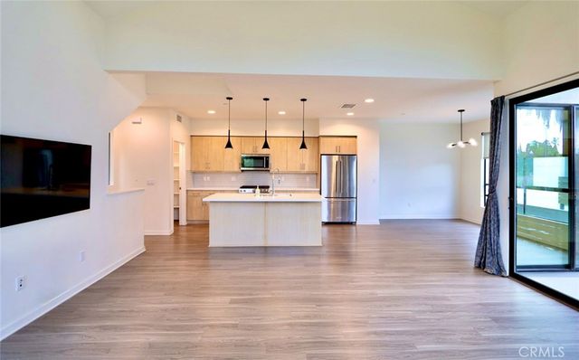 10700 W Octave, North Hollywood, CA 91601