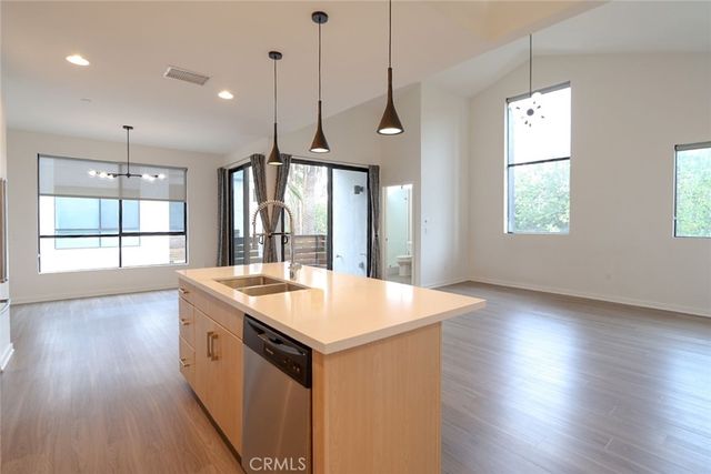 10700 W Octave, North Hollywood, CA 91601