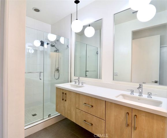 10700 W Octave, North Hollywood, CA 91601