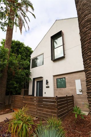 10700 W Octave, North Hollywood, CA 91601