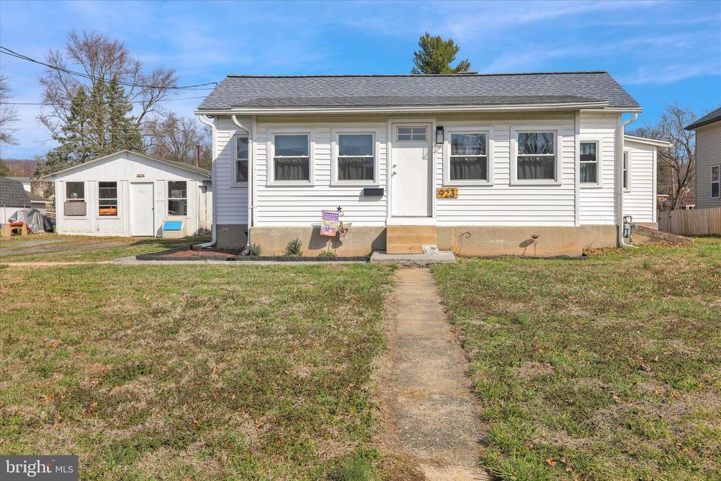923 MIFFLIN ST, Columbia, PA 17512