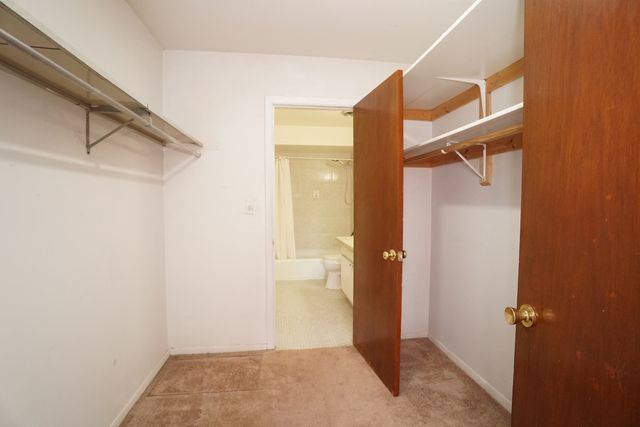 834 E Old Willow Road 209, Prospect Heights, IL 60070