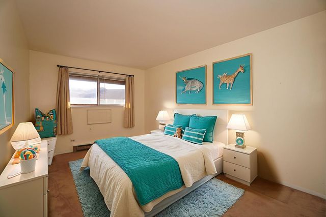 834 E Old Willow Road 209, Prospect Heights, IL 60070