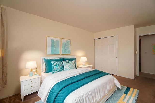 834 E Old Willow Road 209, Prospect Heights, IL 60070